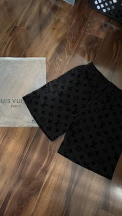 Lv Shorts Size Small