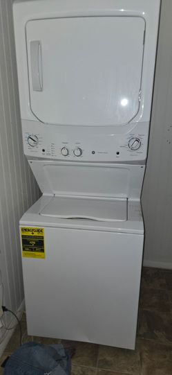 Whirlpool Washer Dryer Combo model: GUD27ESSM1WW