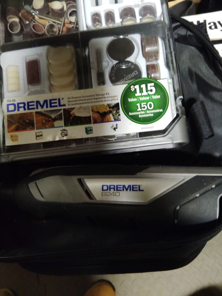 Dremel 8240 12 V Ion Battery Charger
