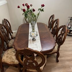 TUSCANY Imprad Antique Cherry Dining Table  With 8 Chairs   