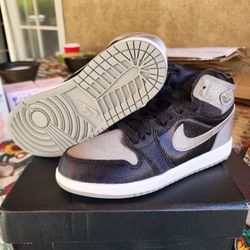 Size 3Y Jordan 1 Retro High Og (PS)