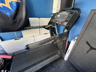 Life Fitness 95Ti Commercial Treadmill