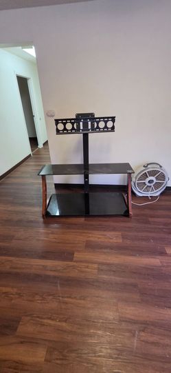 Free TV stand