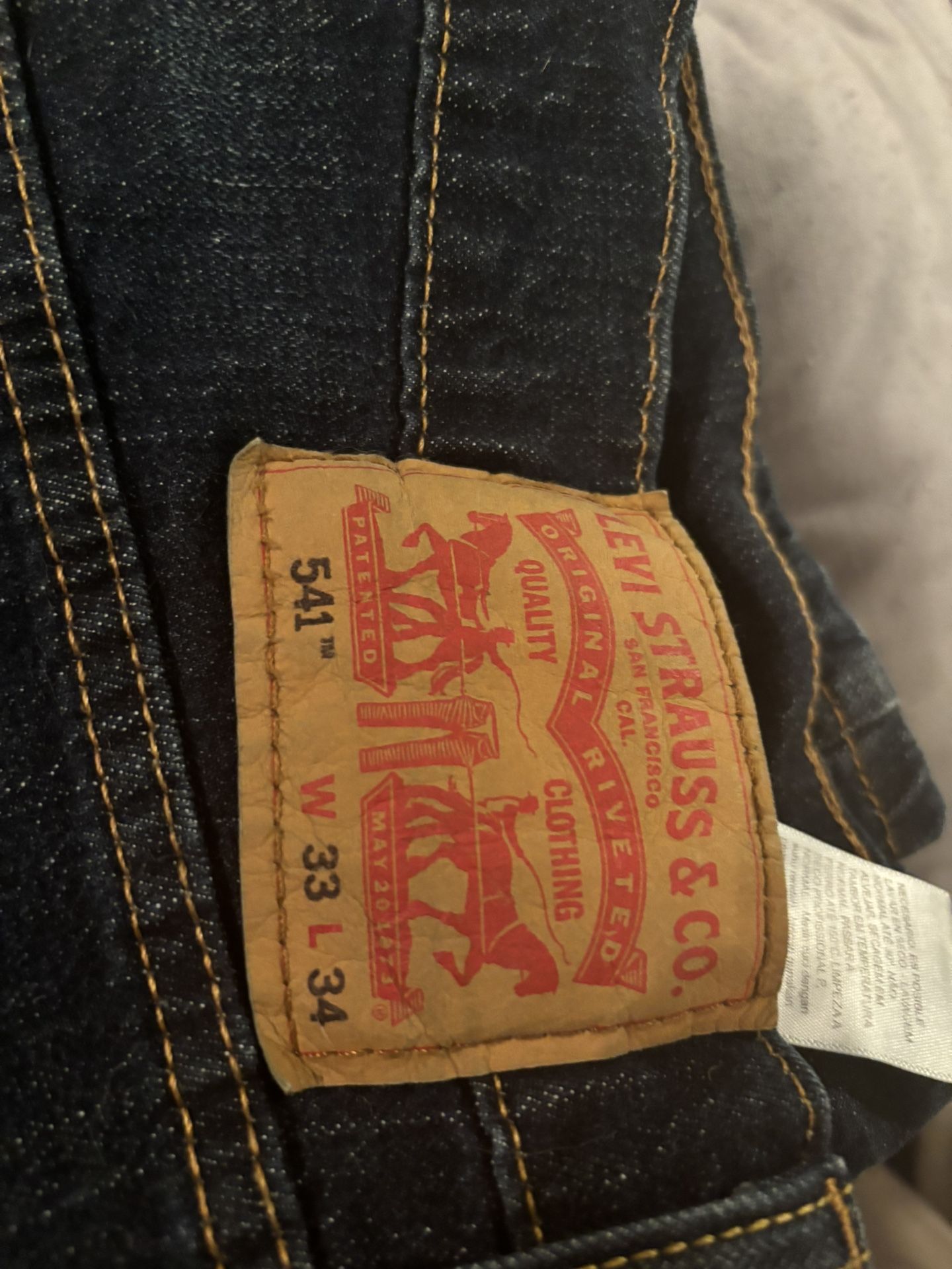Levi Jeans Athletic Cut 33x34