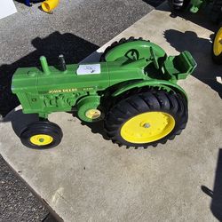 Collectable John Deere Die Cast Farm Tractor Child's Toy