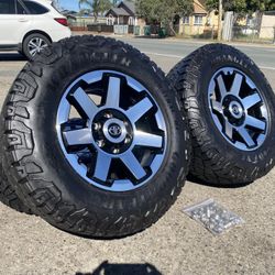 Toyota Tacoma Wheels LT245/75/17” Goodyear 