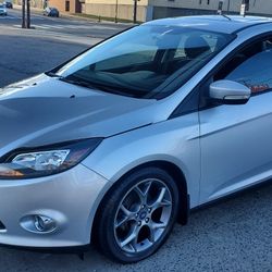 2014 Ford Focus SE Fully Loaded 41 Miles
