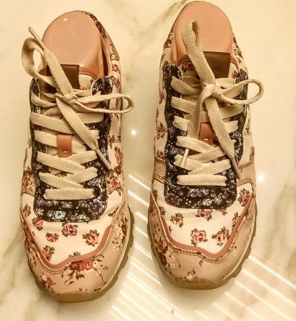 COACH Floral Shoes, Sneakers, Tennis Shoes,Size 8.5 B