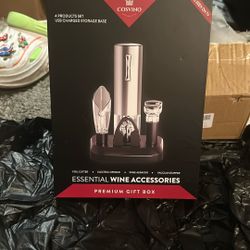 Cosvino Essential Wine Accessories 4-product set. 
