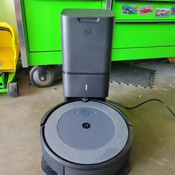 Roomba i3 Vacuum 