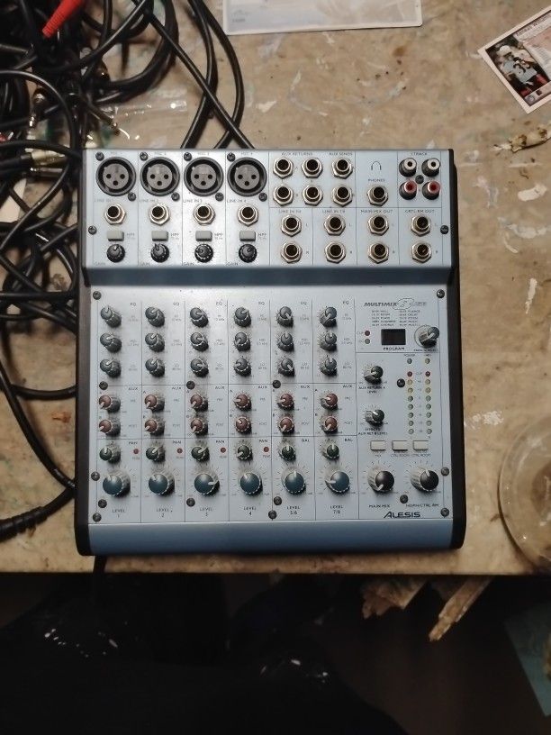 ALESIS MULTI MIX 8
