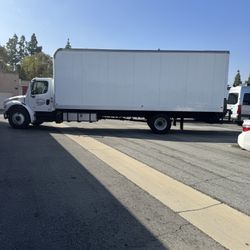 Freightliner Box Truck 