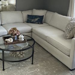 Macy’s Stevon Sectional Like New