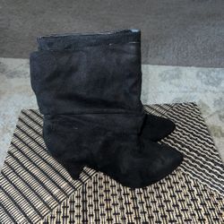 Black Shoe Boots 