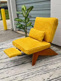 🔥Armless Accent Chair with Adjustable Footrest - Brand New ✨