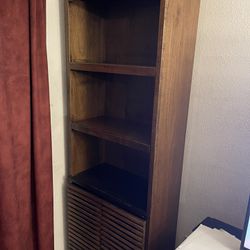 2 Wooden Shelves 