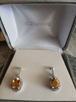 GENUINE YELLOW CITRINE STERLING SILVER STUD EARRINGS, BRAND NEW NEVER USE ONLY PICK UP
