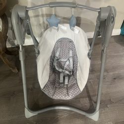 Baby Swing . 