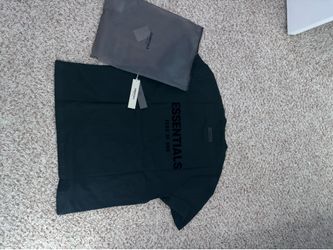 size M essentials shirt fits like L