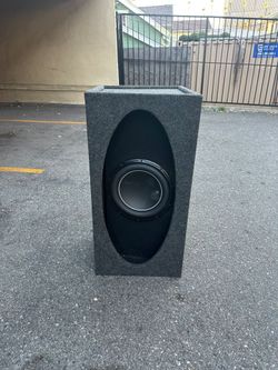 JL Audio 12W6v3 in HO Box