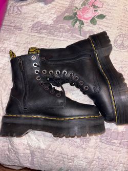 Doc Marten women’s size 7