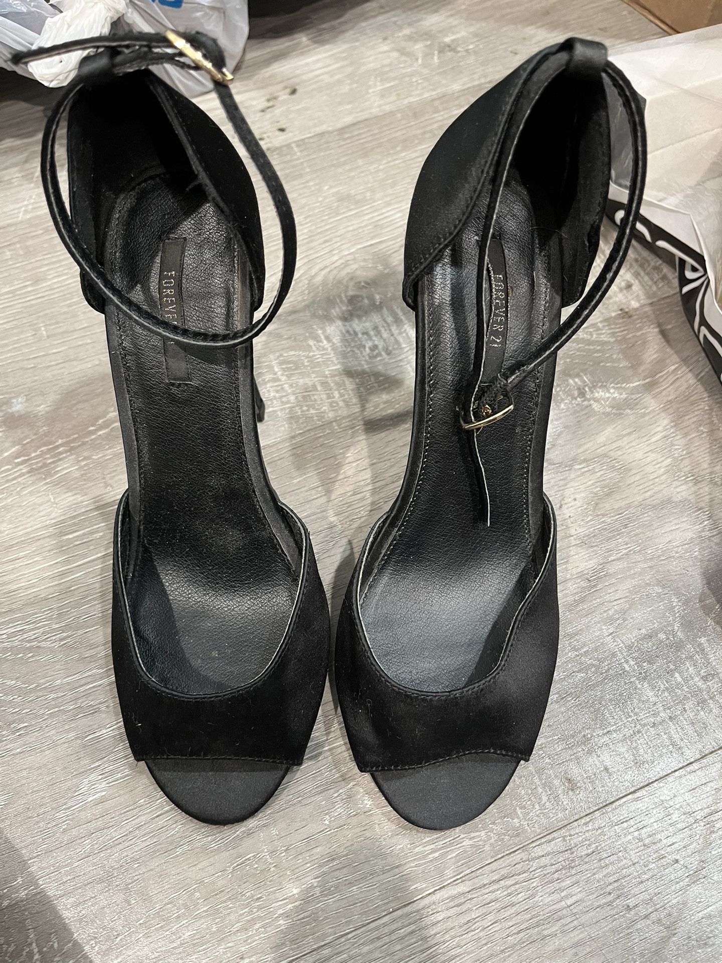 High heels (preowned) 