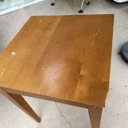 Ethan allen small table broken corner