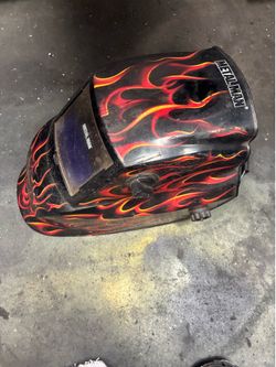 Welding helmet