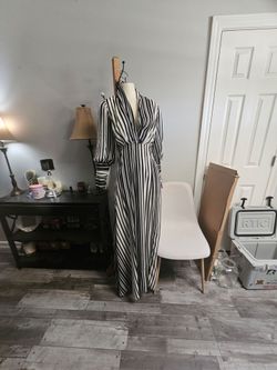 Fashion nova dress size small