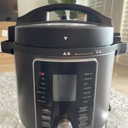 PRESSURE COOKER AIR FRYER COMBO