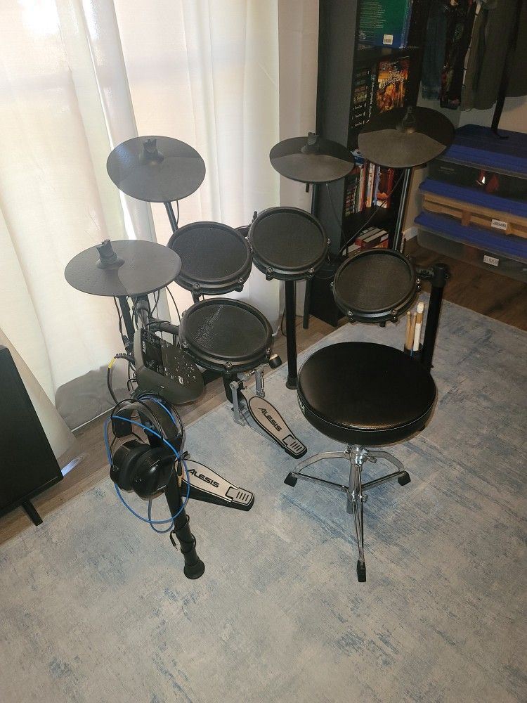 Alesis Nitro Electric Drum Set