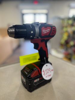 MILWAUKEE M18 18V DRILL DRIVER COMBO WITH 9.0AH BATTERY USED