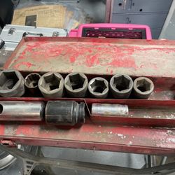 Large Impact Socket Set In Vintage Red Case