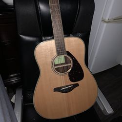Yamaha Fg830 Acoustic guitar 