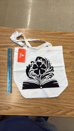 Akibet Clover tote bag(read description)