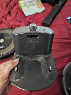 iRobot Roomba Robot Vacuum, Self-Charging.

