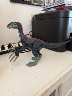 Jurassic World Therizinosaurus Dinosaur Action Figure