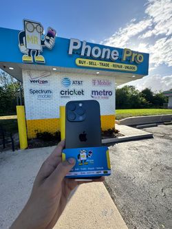 iPhone 15 Pro! 1 YEAR WARRANTY!