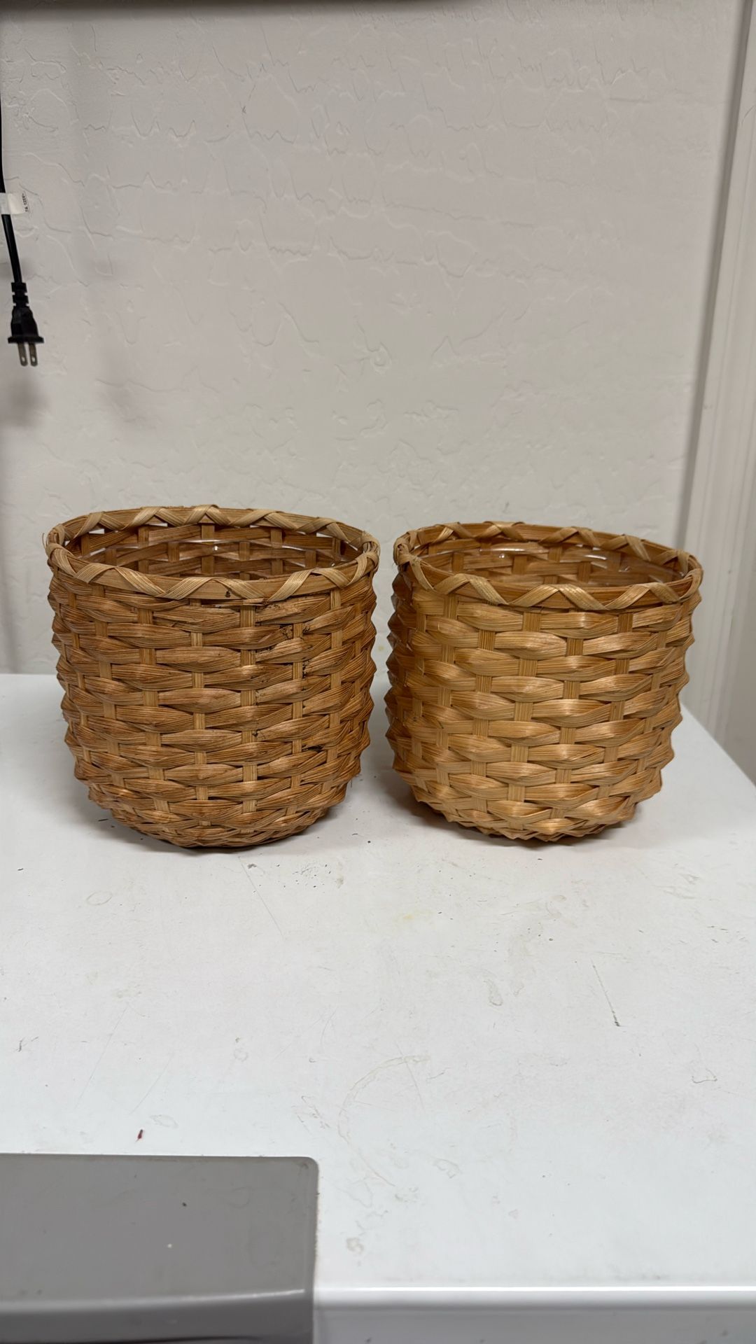 2 Woven Wicker Plant Holder Pots With Plastic Liners