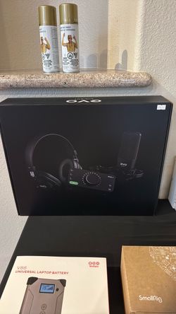 Audient EVO Recording Bundle Box