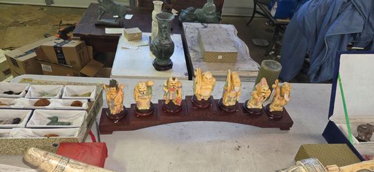 Sculptures  h and carved Asian