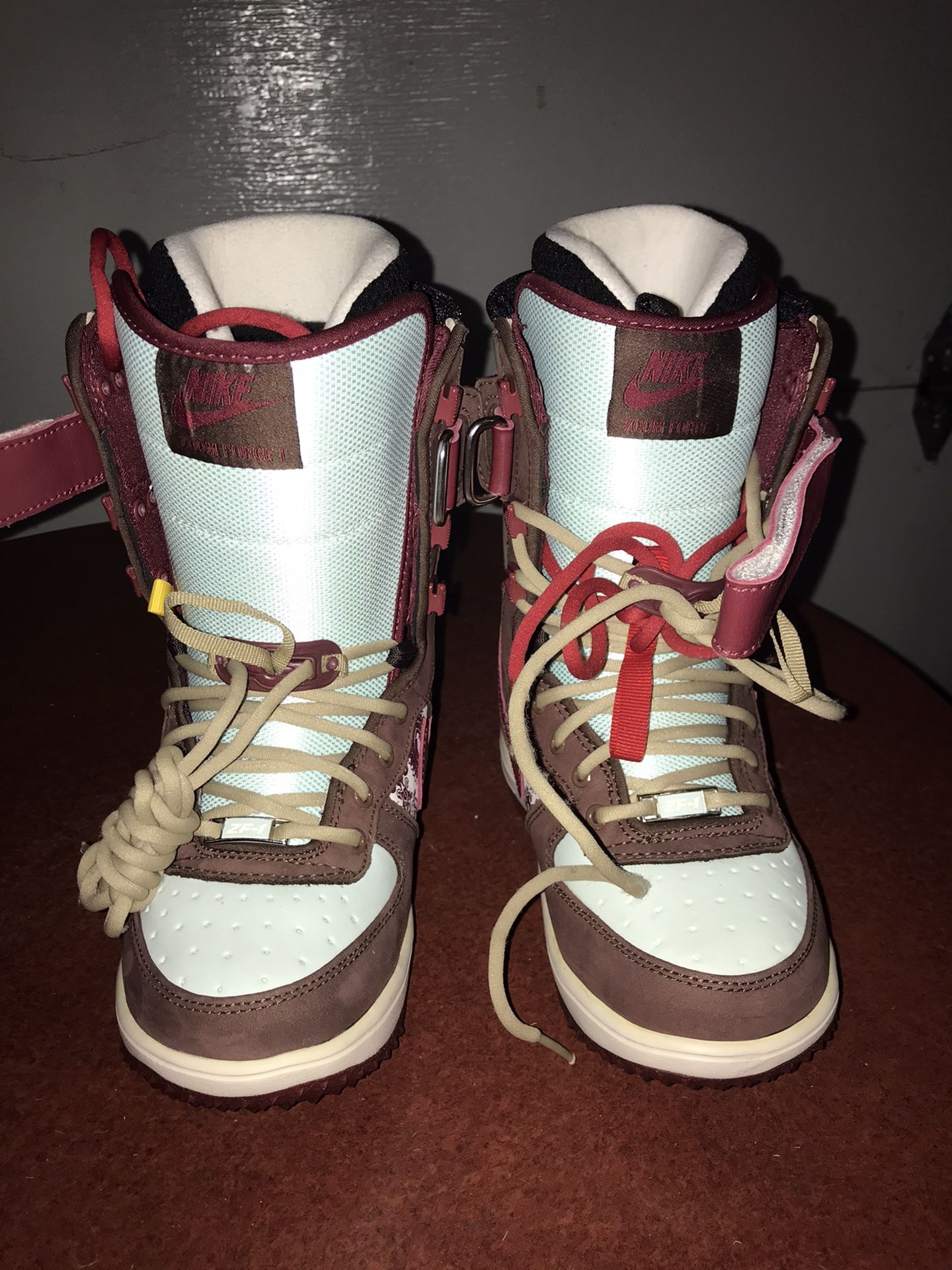 Snow Boots Nike Force Brand new