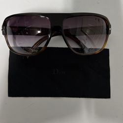 Woman’s Sunglasses