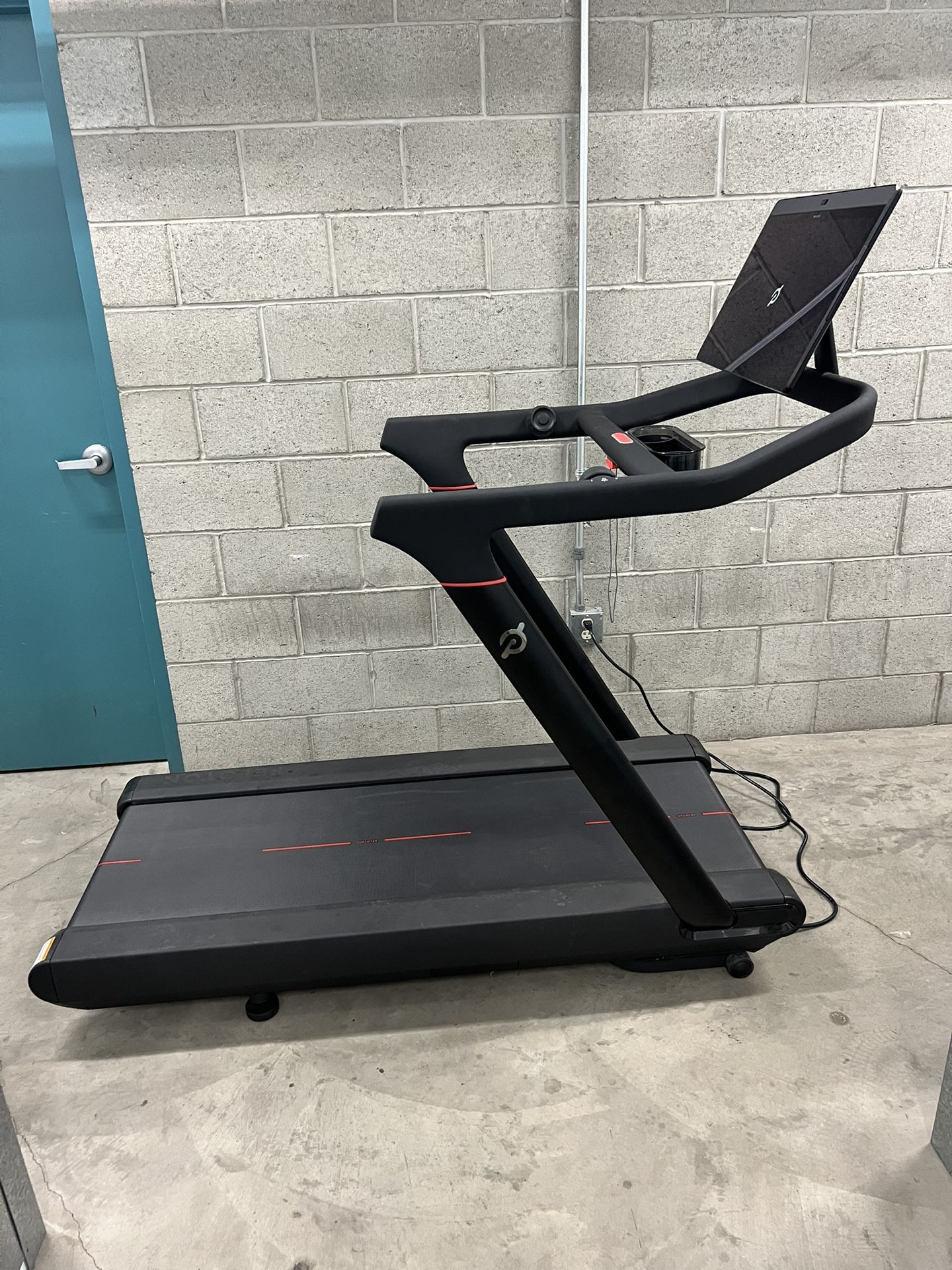 Peloton Tread