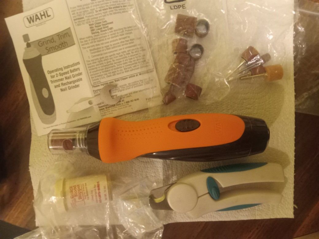 Wahl Dog Grooming Kit for Nails And Coat Nearly Brand New With Case