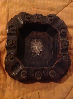 Vintage wood ashtray holder with an eagle crest