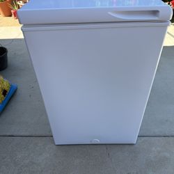 Vissani Chest Freezer