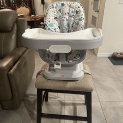 BABY CHAIR   BRAND NEW NEVER USED 