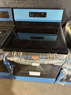 30” Brand New Convection Electric Stove