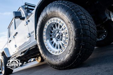 KM552 17" Machined 5x5 